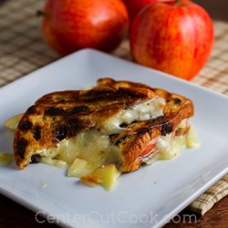 Creamy Havarti and Sliced Apple Sandwiches