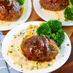 Easy Mini Meatloaves with Cheese