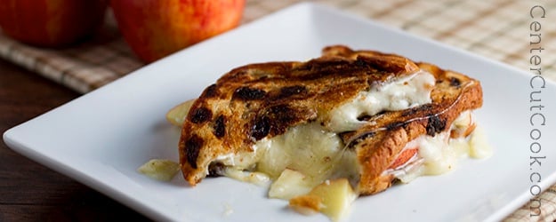 Havarti and apple sandwiches