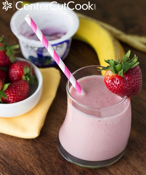 Berry banana yogurt smoothie 5