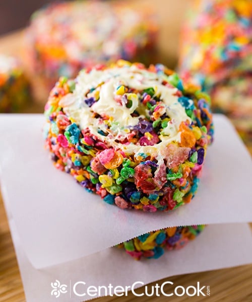 Rainbow rice krispie pinwheels 3