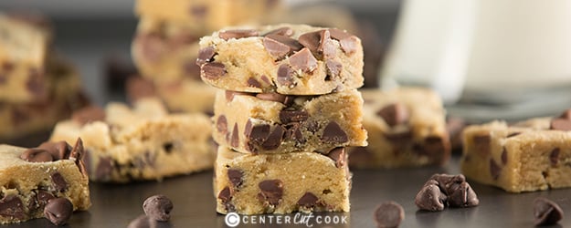 Chocolate chip cookie bars