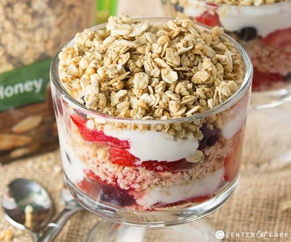 Fruit yogurt granola parfait 3