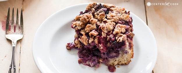 Berry crumble cake