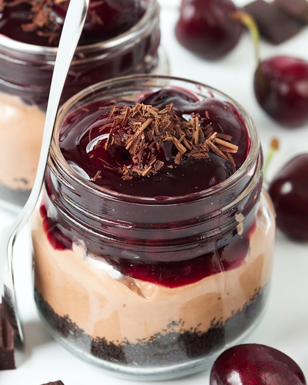 no bake chocolate cherry cheesecake 3