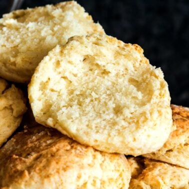 quick and easy fluffy buttermilk biscuits