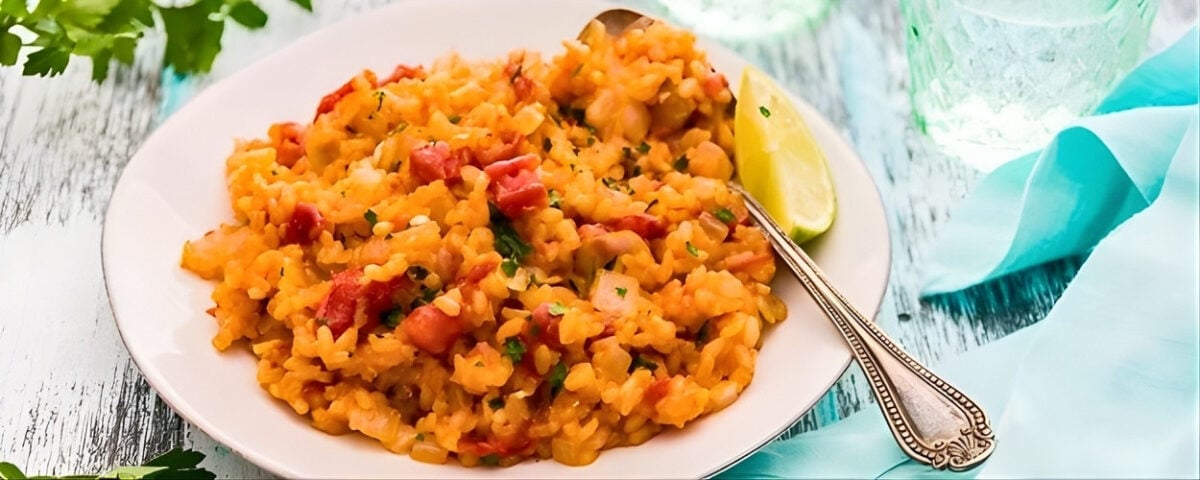 easy spanish rice made on the stovetop