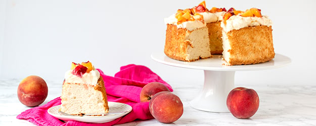 Angel Food Cake with Peaches and Cream