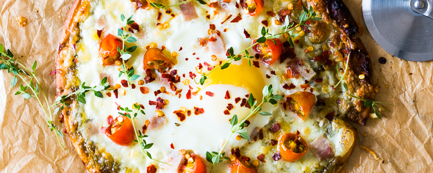 bacon egg breakfast pizza 1