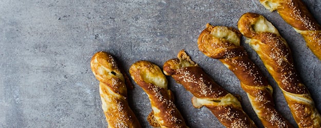 cheesy pretzel twists 1