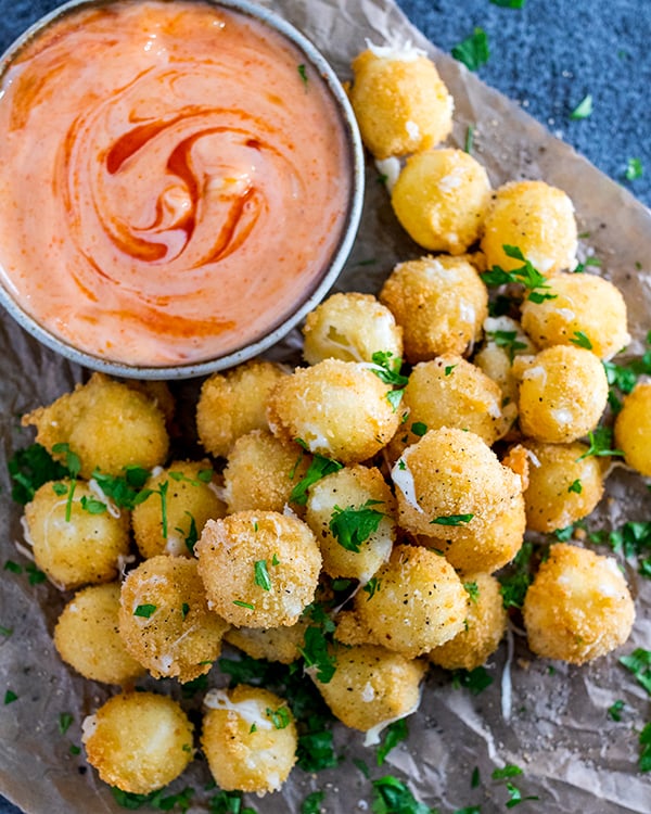 crispy mozzarella bites honey sriracha mayo 4