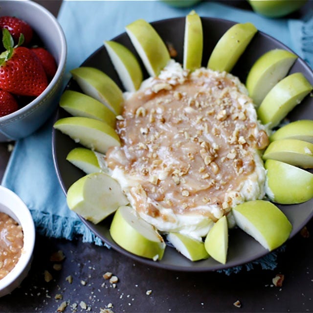 caramel apple pecan cheesecake dip 3