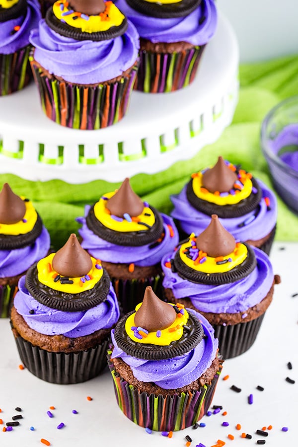 halloween treat: witch hat cupcakes 3