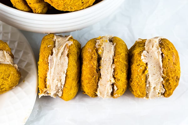 pumpkin whoopie pies cinnamon cream cheese frosting 3