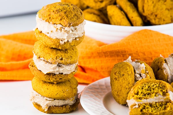 pumpkin whoopie pies cinnamon cream cheese frosting 5