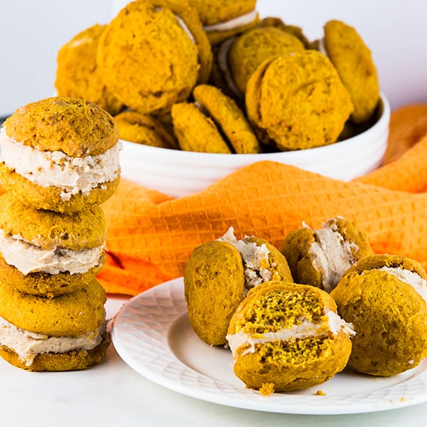 pumpkin whoopie pies cinnamon cream cheese frosting 6