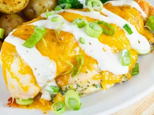 baked chicken with sour cream and ranch dressing One-Pan Creamy Ranch Chicken