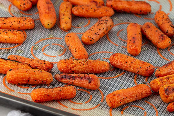 oven roasted baby carrots 2