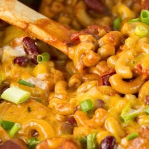 one pot spicy chili Mac and cheese