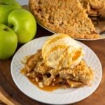 apple pie with crumb topping