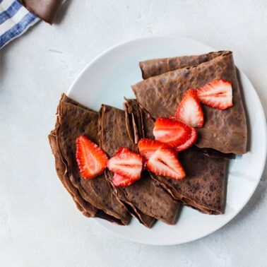 chocolate crepes with strawberries