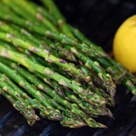 grilled asparagus made on the grill