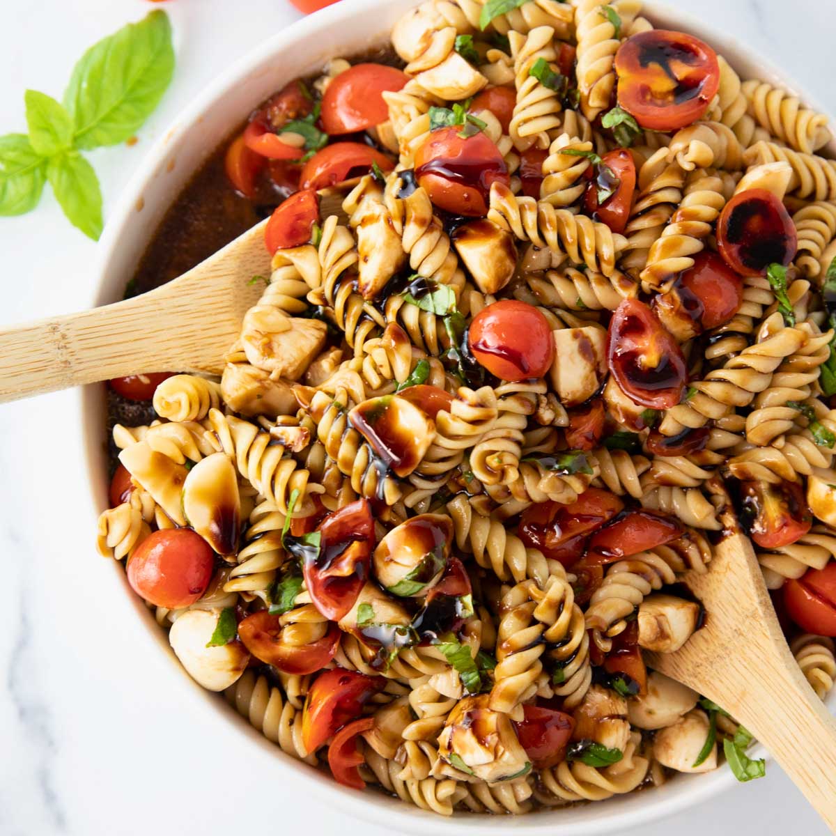caprese pasta salad