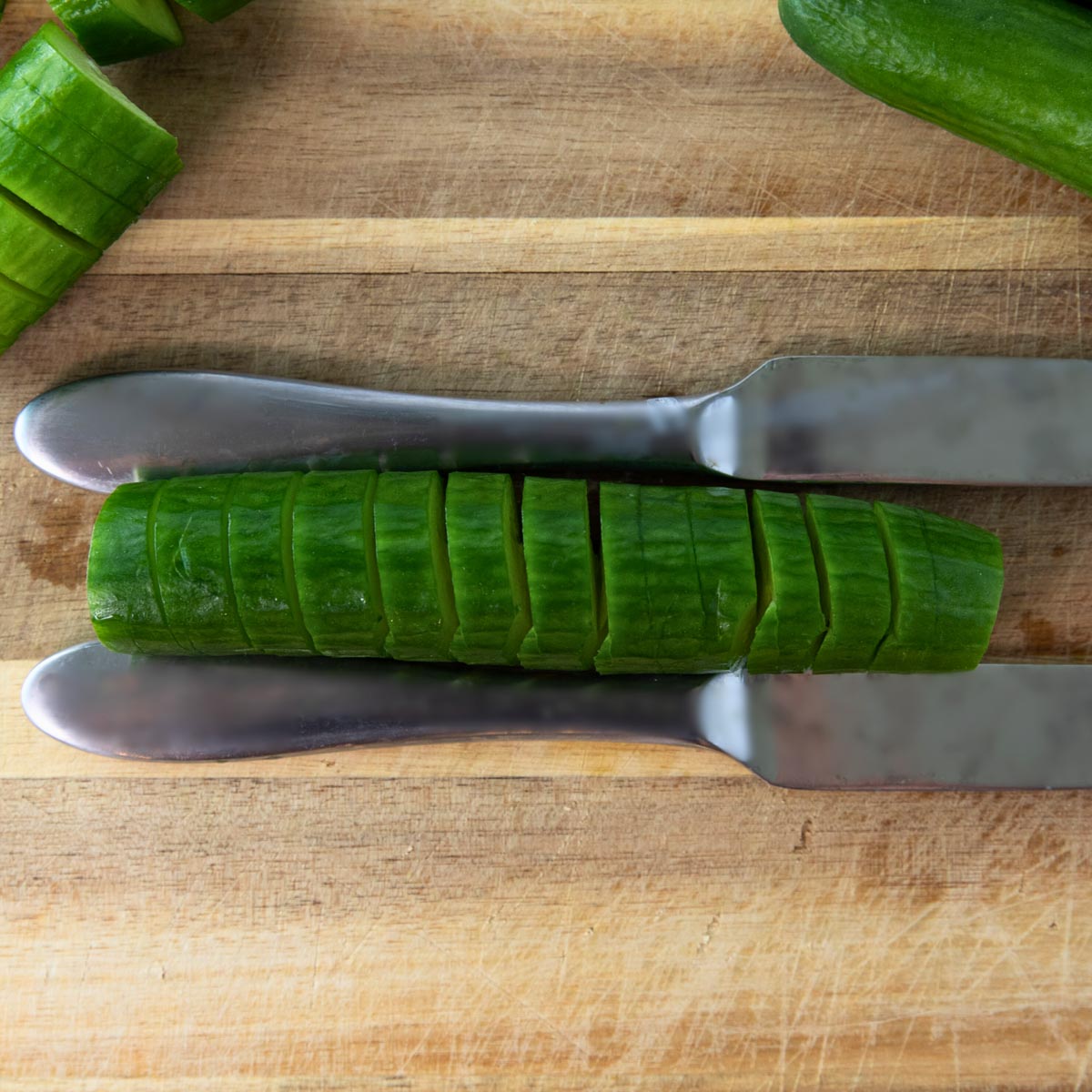 how to spiral cut a cucumber with a knife