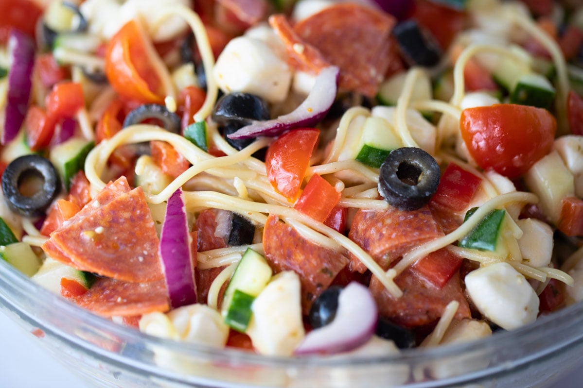 bowl of spaghetti pasta salad